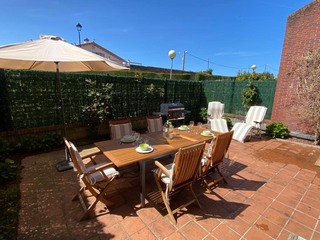 Apartamento En Complejo Residencial Rovacias Comillas Exterior foto